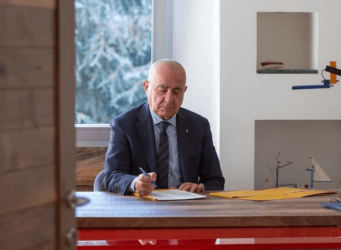 Antonio Iannone, fondatore di WeRound, nel suo ufficio